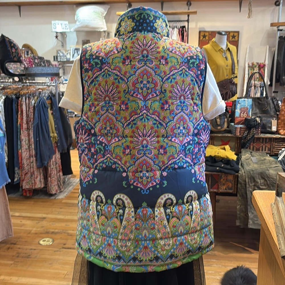 Johnny Was Puffy Floral Patterned Vest with Stand-Up Collar . it’s reversible! - Picture 4 of 9
